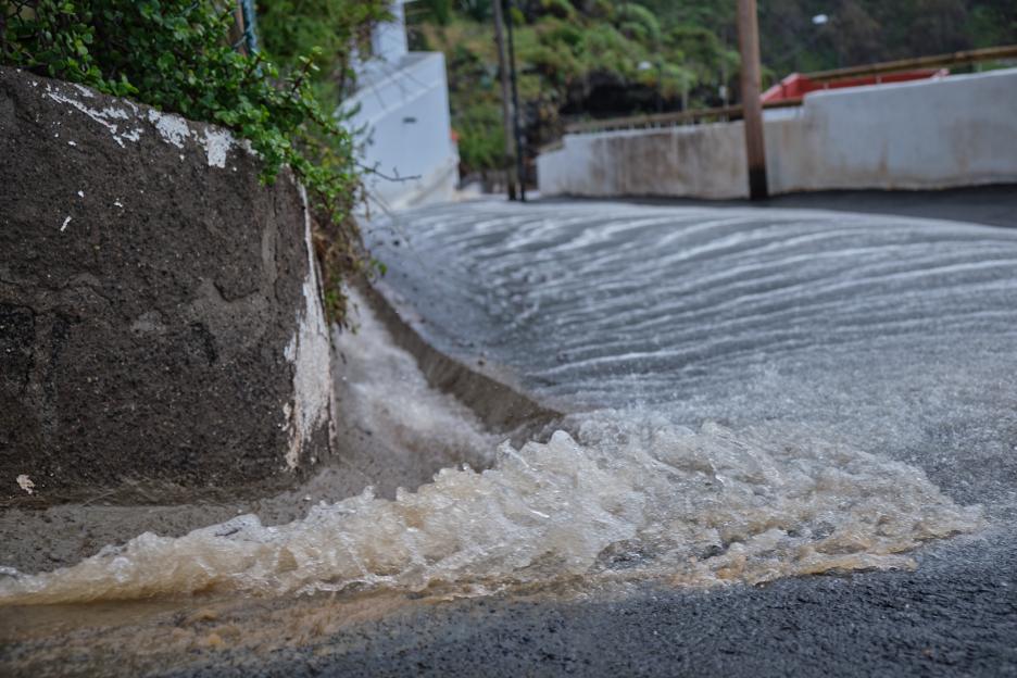 Therese' Leaves Almost 600 Incidents And 2,500 People Without Electricity In The North Of Tenerife In The Early Hours Of Last Night.