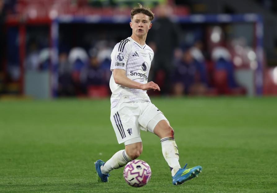 Man Utd Eyes Academy Stars for Midfield Revamp, 18-Year-Old Wonderkids Poised to Shine If Carrick Takes Permanent Role