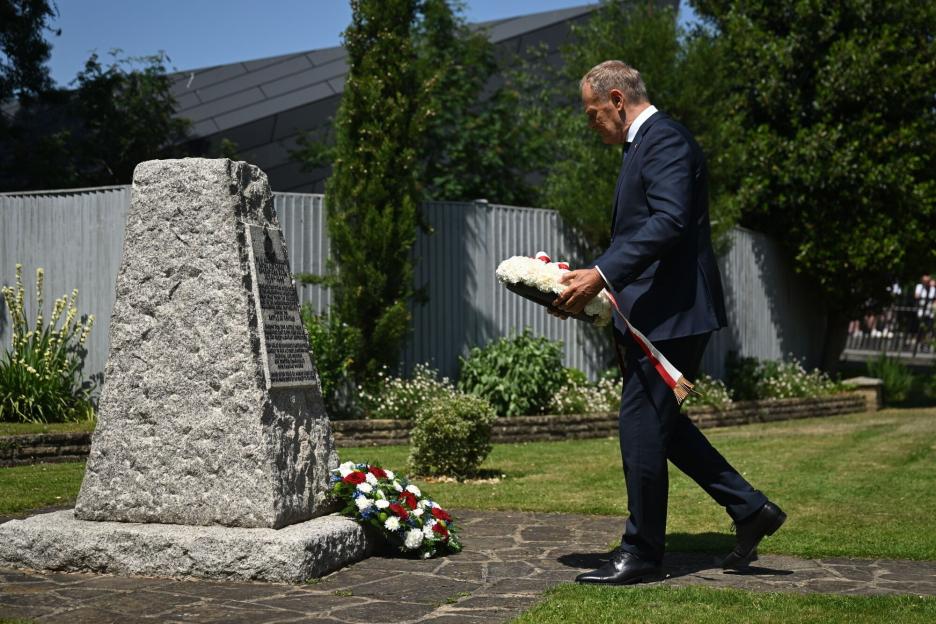 Polish Prime Minister Donald Tusk lays a wreath at the Battle of Britain Bunker.