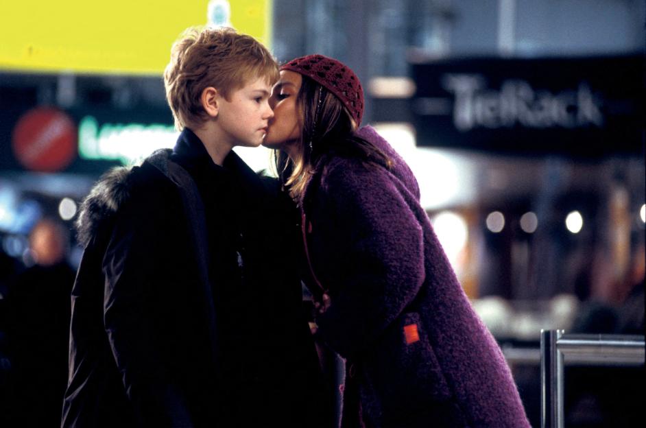 Illustration of a boy and girl kissing, from the film Love Actually.
