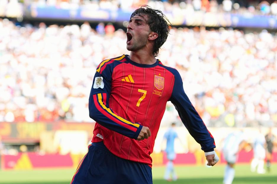 World Cup Final Drama: Messi Fades as Nico Williams Comes Off the Bench to Secure Victory for Spain!