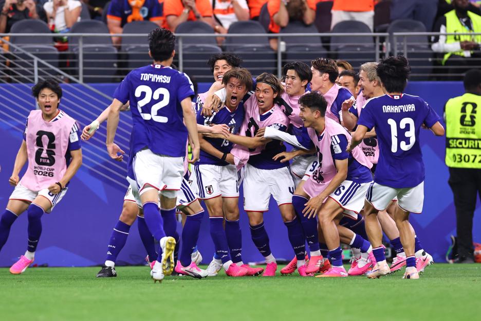 Netherlands 2, Japan 2: Kamada Snags Last-Minute Equalizer with Unusual Header Following Summerville's Stunning Goal