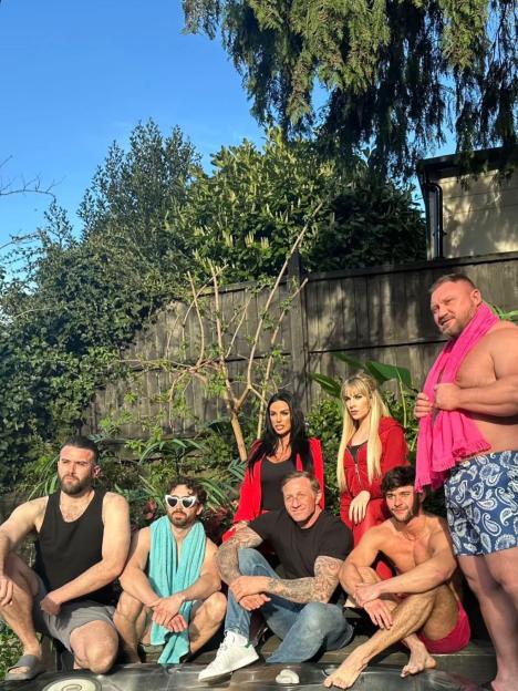 Aedan Duckworth and a group of friends posing for a photo outdoors.