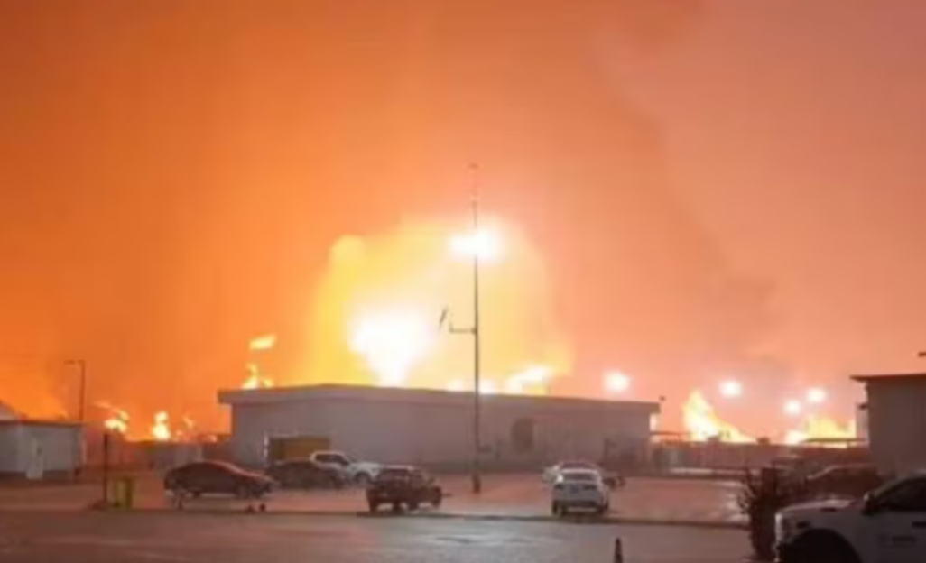 Tragic Blaze Claims 5 Lives at Mexican Oil Refinery Following Devastating Downpour