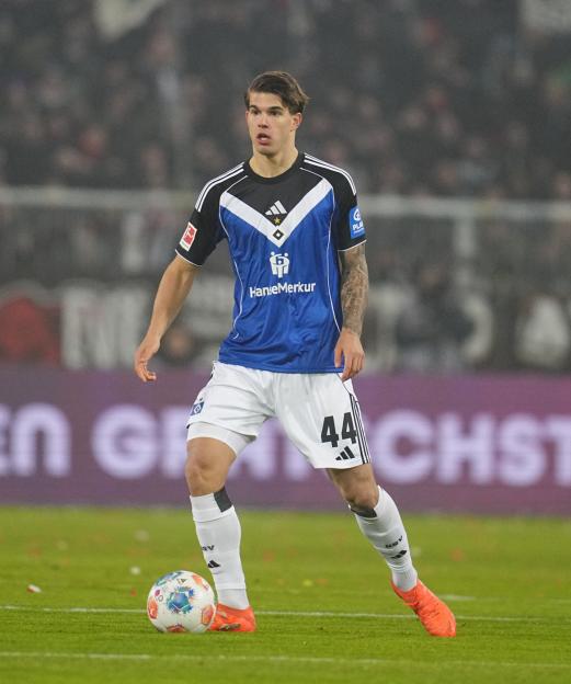 Barcelona Enters Transfer Battle with Bayern Munich for Spurs Star Yet to Make Season Debut