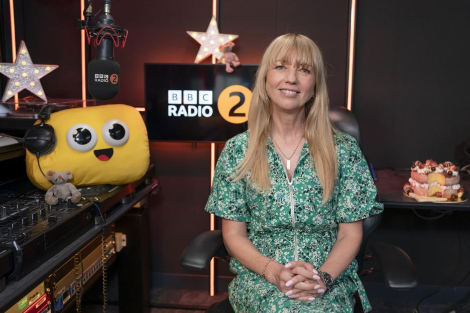 Sara Cox Takes the Reins from Scott Mills on Radio 2 Breakfast Show Following Surprise Exit
