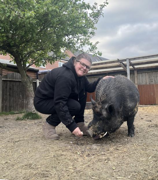 Outrage Erupts Over Neighbors' Claims That Family's Pet Pig Smells Like Spare Ribs!