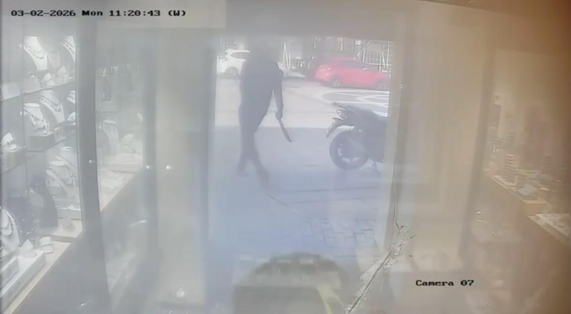 ¿Healthy¿ student, 24, dies after falling ill ¿in class¿ on term abroad