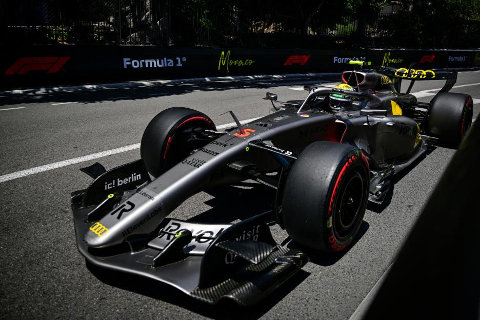 Monaco GP Qualifying Halted After Gabi Bortoleto Crashes, With Kim Kardashian and Holly Willoughby Watching!