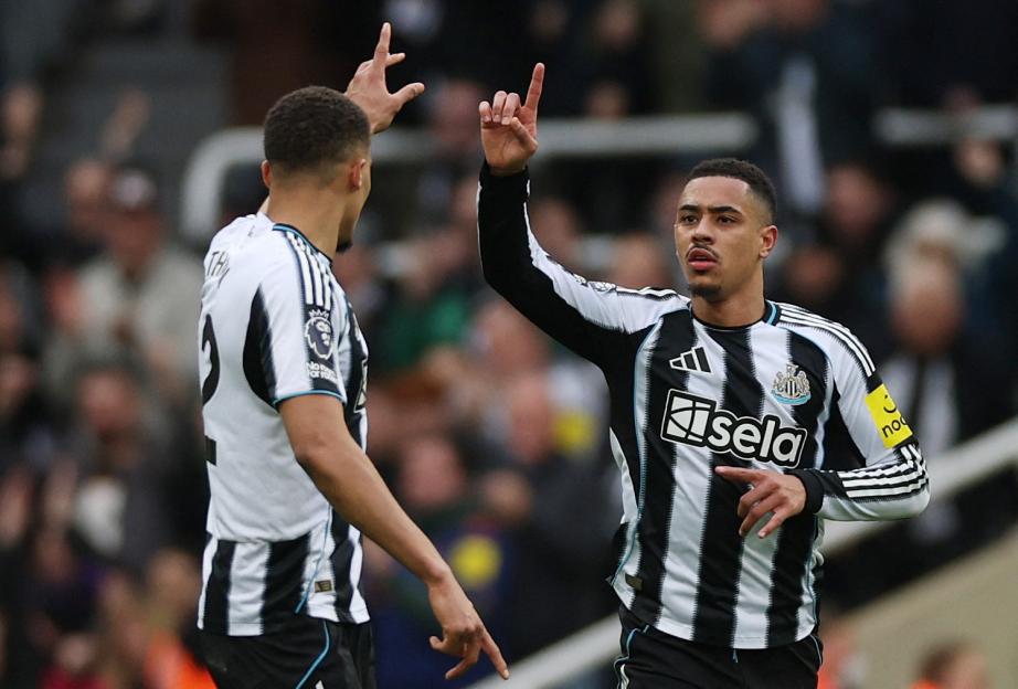 Premier League - Newcastle United v Everton