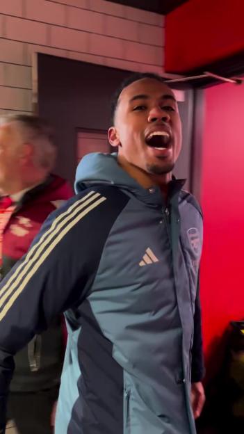 NINTCHDBPICT001048663529