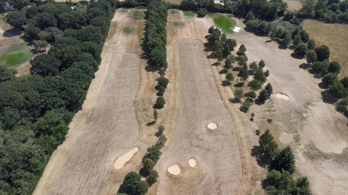 Unseen drought, golf courses¿ Aldwickbury Park Golf Club, Dunstable Downs Golf Club, Brocket Hall Golf Club, Harpenden Common Golf Club featuring Bamville Cricket Club playing on par 5 3rd hole each Sunday. The Richmond Golf Club, Harpend