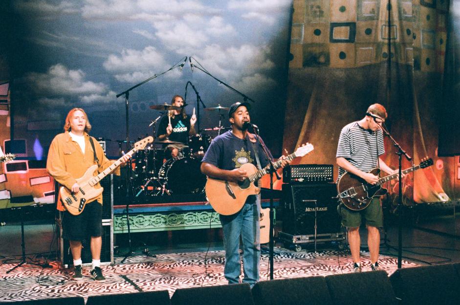 Hootie & the Blowfish perform on The Tonight Show with Jay Leno.