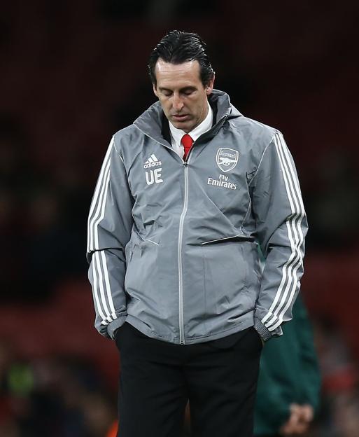 Unai Emery, manager of Arsenal, looking dejected.
