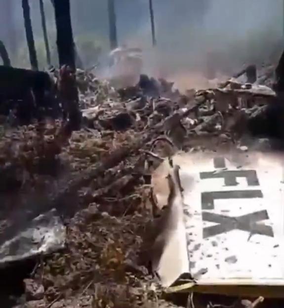 Tragic Plane Crash in the Bahamas Claims 10 Lives as Shocking Footage Reveals Smoking Wreckage and Flight Delays Spark Safety Concerns