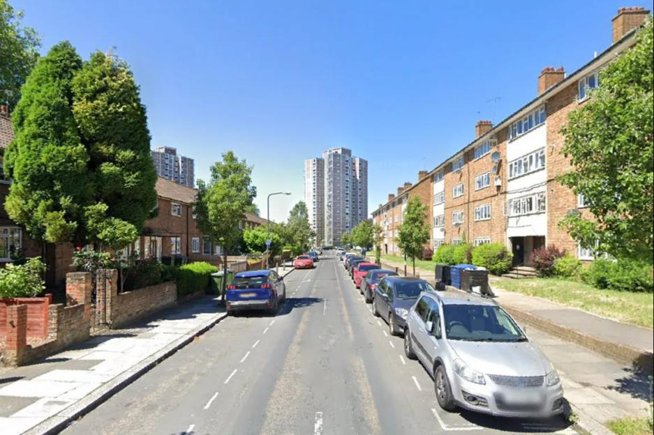 14-Year-Old Boy Tragically Shot in Daylight Attack in London; Three Teens Arrested in Investigation