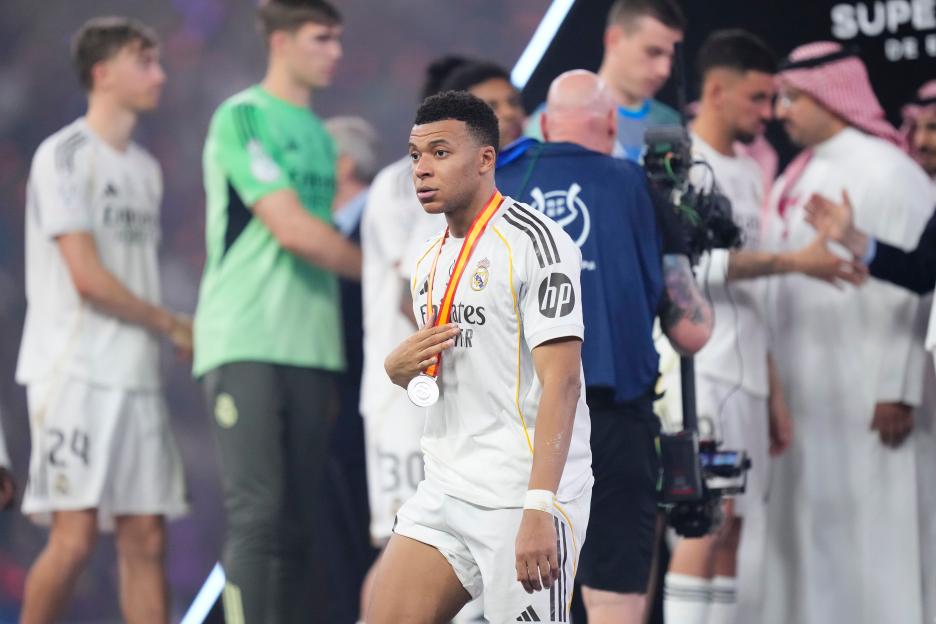 Kylian Mbappé's Guard of Honour Moment: The Final Blow to Xabi Alonso's Real Madrid Tenure
