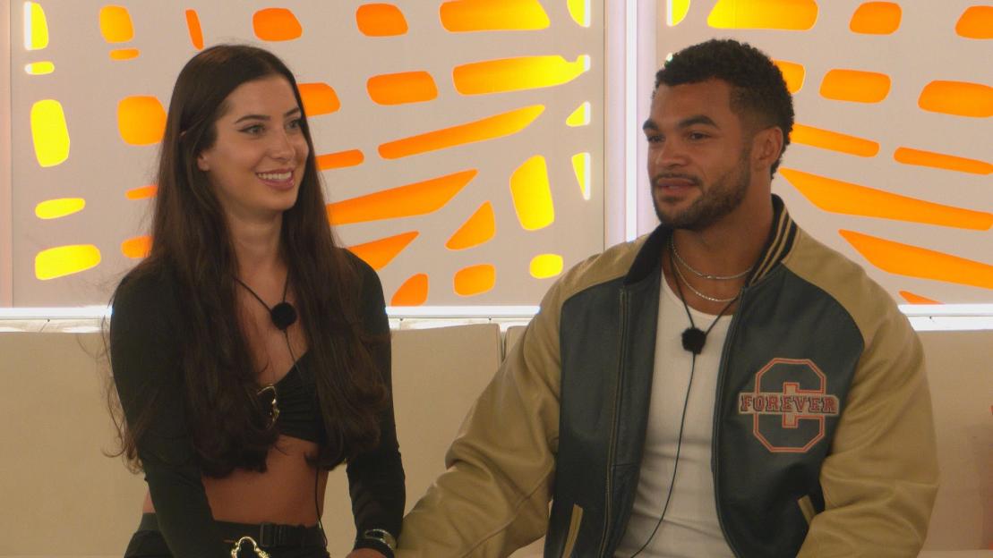 Yasmin Pettet and Jamie Allen on the TV show 'Love Island'.