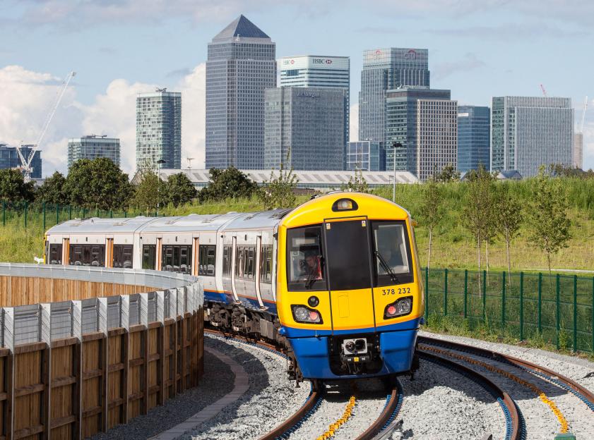 London Overground - ELLP phase 2: The first test train on the track