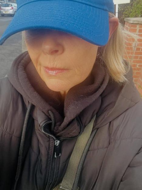 90s TV pin-up admits she’s spending Christmas alone after working for free in heartbreaking post